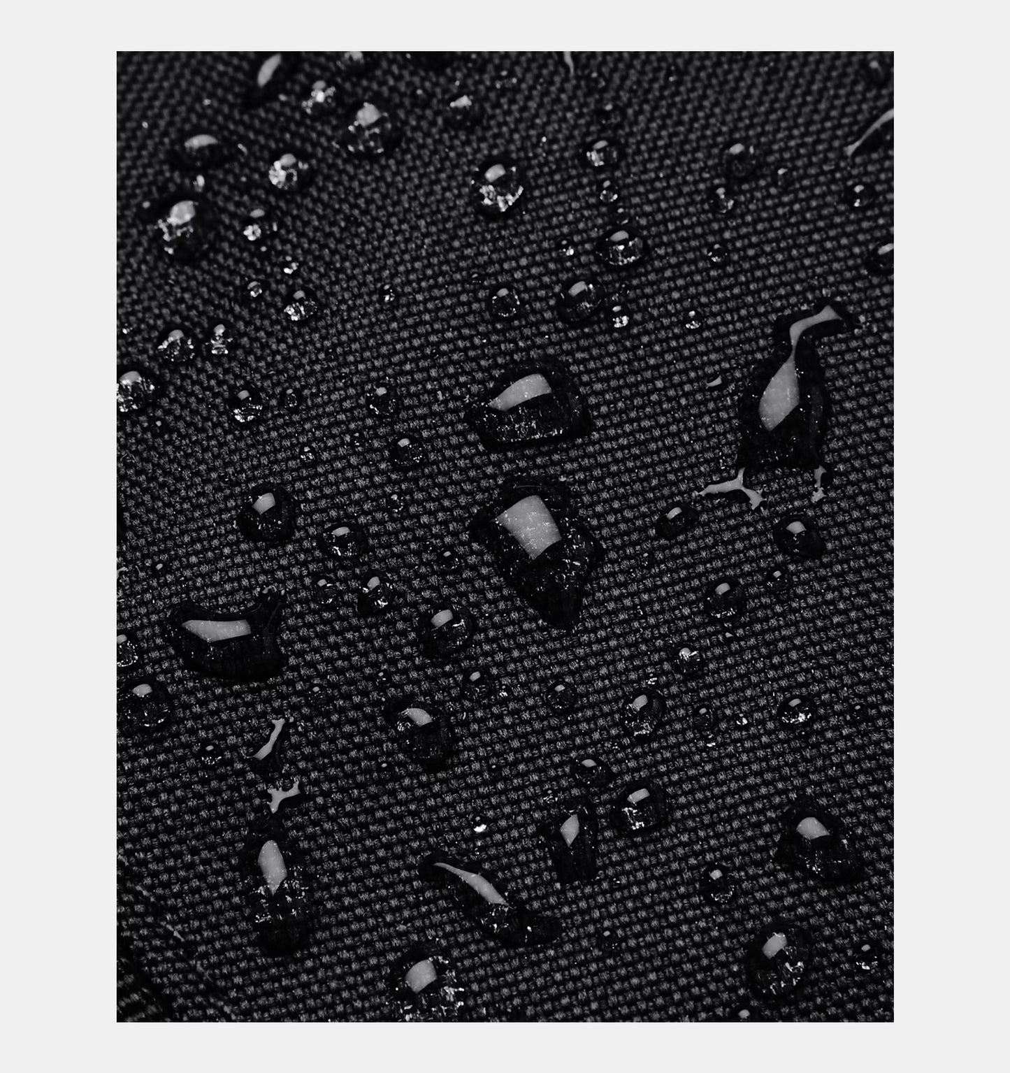 UA Undeniable 5.0 Medium Duffle Bag (Black / Metallic Silver )