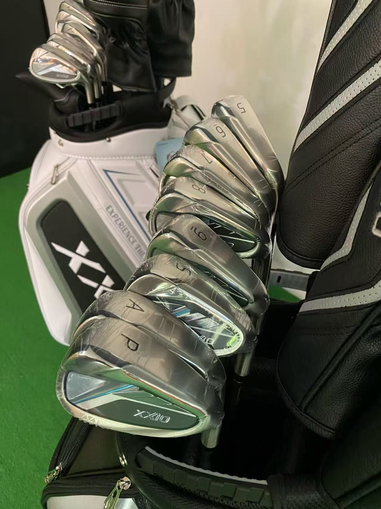 XXIO MP1400 Men’s Golf Completes Set