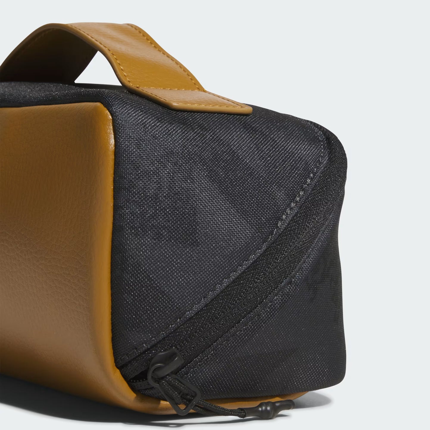 GRAPHIC POUCH JZ4442