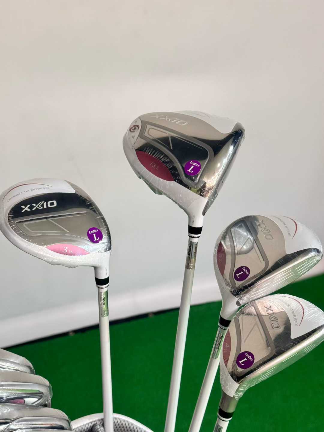 XXIO MP1400 Lady Completes Set